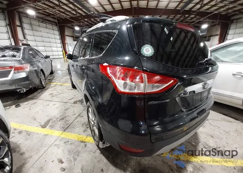 2015 Ford Escape Titanium z USA, uszkodzony, nr VIN 1FMCU9JX6FUA59956